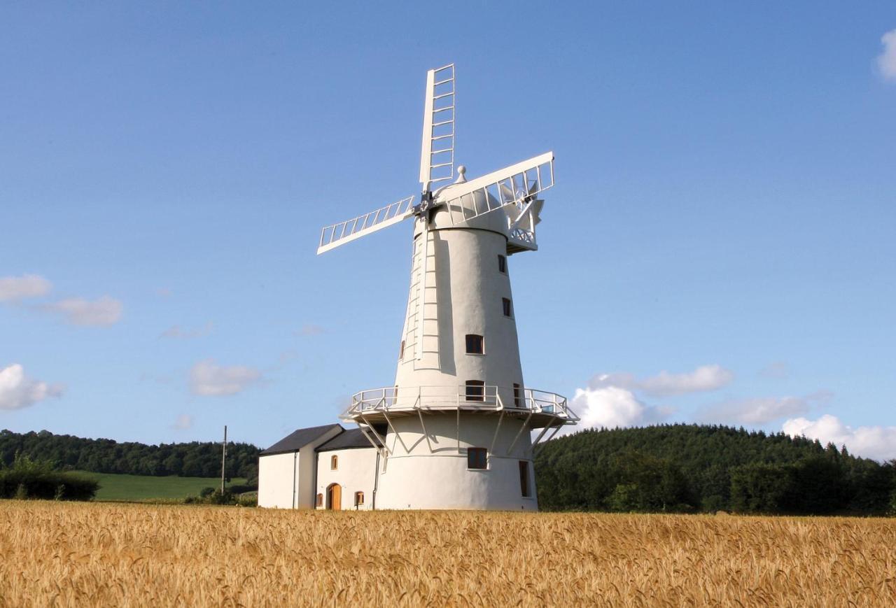 Llancayo Windmill Villa Monkswood Exterior photo